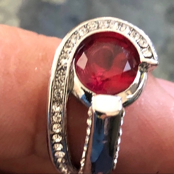 Ring - Picture 2 of 6